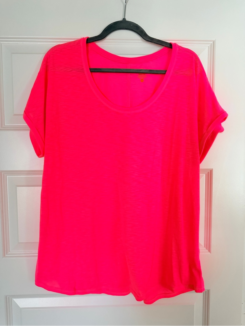 Lilly Pulitzer Scoop Neck Short Sleeve Tee Shirt Vibrant Pink